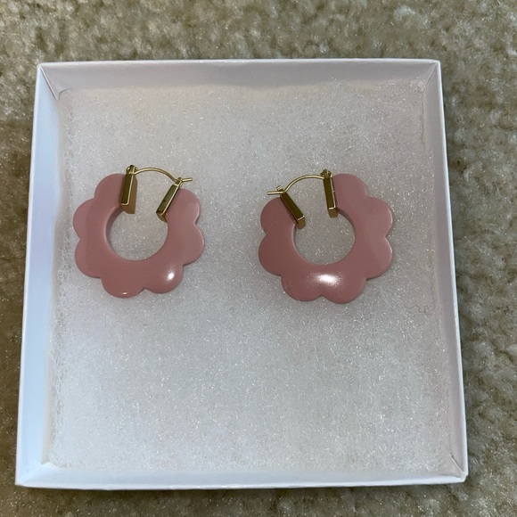 Alaire Resortwear mod Daisy hoop earrings - Picture 4 of 5